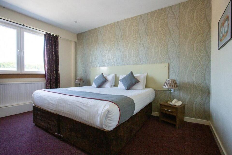 Beveridge Park Hotel Керкколди Экстерьер фото