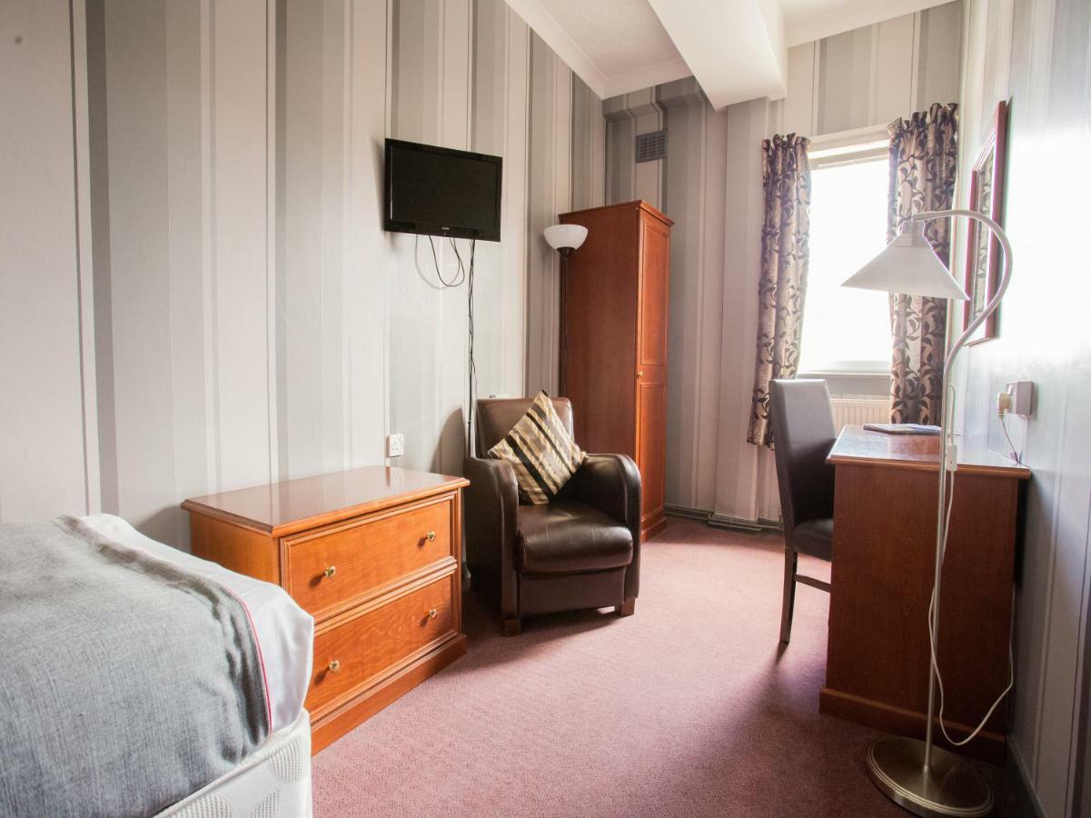 Beveridge Park Hotel Керкколди Экстерьер фото